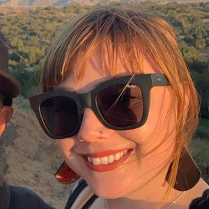 Meet your Posher, Kaylie